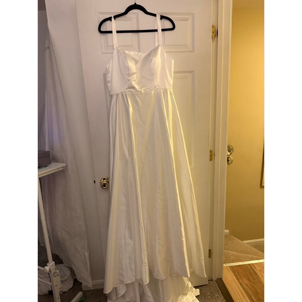 White Satin Wedding Dress NWT Size 6